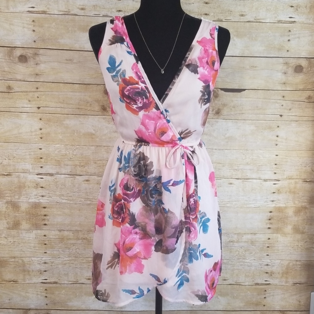 Band Of Gypsies Floral Lade Back Dress